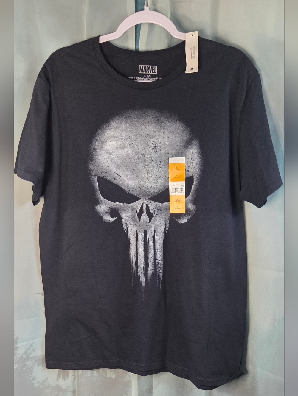 Marvel Men’s Black Graphic Punisher Skull T-Shirt